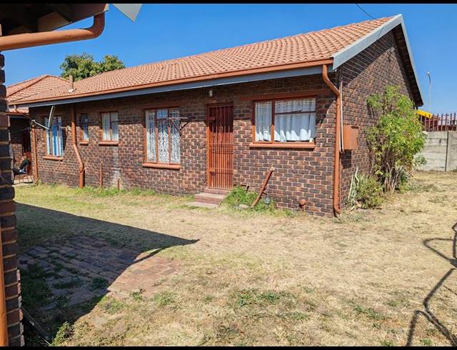 3 BEDROOM HOUSE FOR SALE IN LENASIA SOUTH